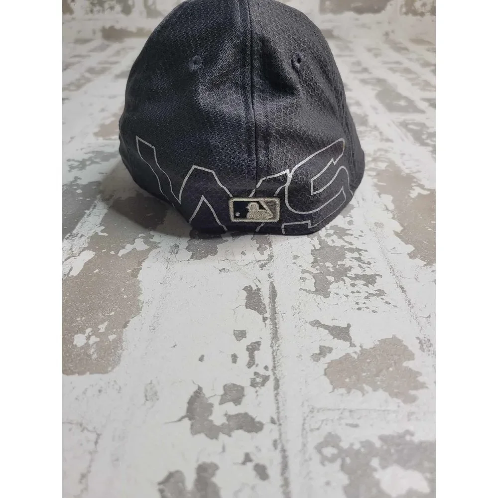 3462 New Era Boston Red Sox 2018 World Series Champs 39Thirty Youth‎ Hat